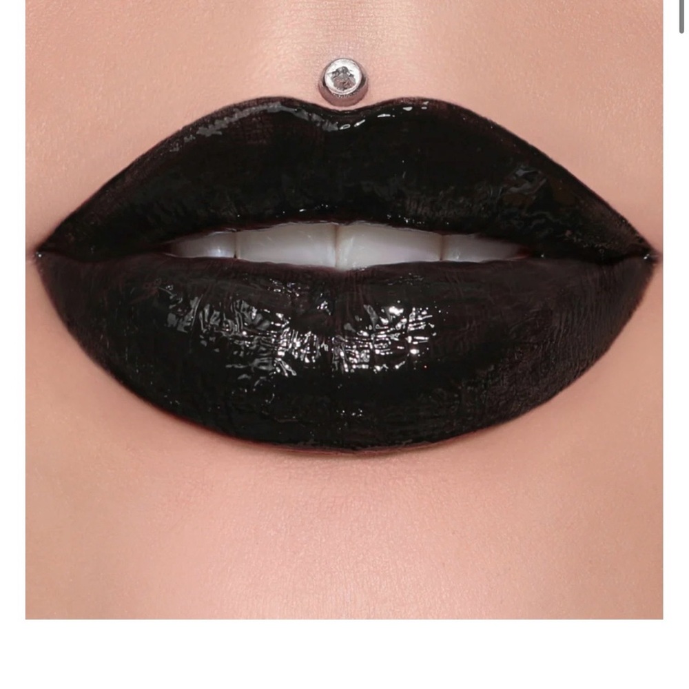 High-Shine Black Lip Gloss from Jeffree Star ⭐️
